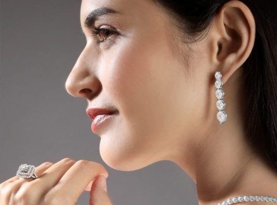 The special relationship between women & lab made diamond jewelry