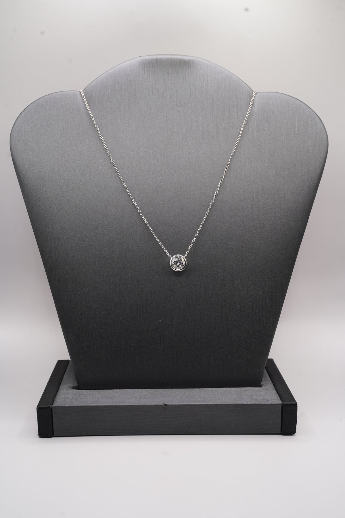 14k white gold diamond pendant bezel set