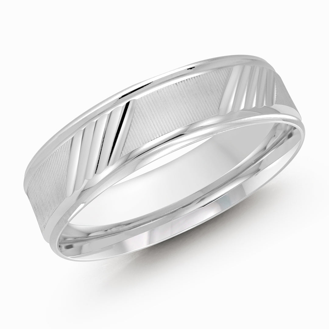 This stylish 4mm rose gold wedding ring features multiple high polish diagonal grooves along its satin center and is finished off with high polish edges.
